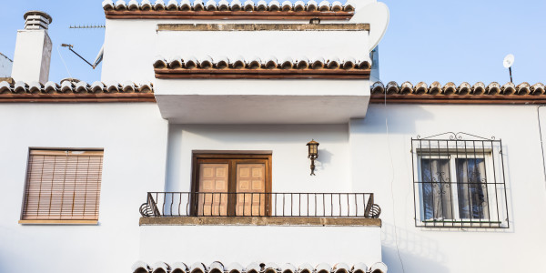 Pintar Fachadas de Casas Unifamiliares / Chalets Alfaz del Pi · Pinturas Especiales Anticorrosivas y de Alta Resistencia