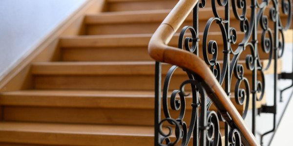 Pintar Fachadas y Patios de Luces de Comunidades Vecinos / Propietarios Los Montesinos · Pintado de Pasillos, Escaleras y Zonas de Tránsito