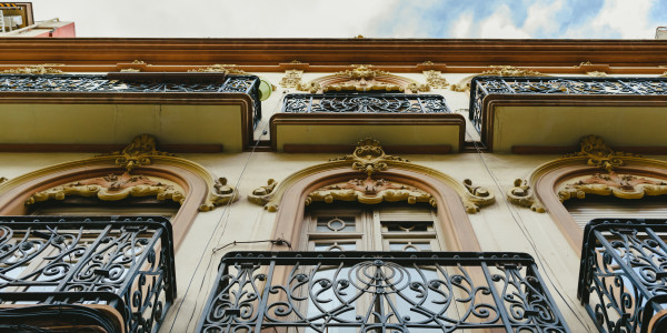 Rehabilitación y Restauración de Fachadas Los Montesinos · Restauración de Fachadas Emblemáticas