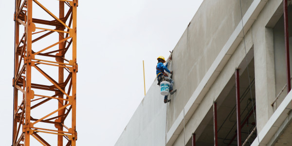 Trabajos Verticales en Fachadas de Edificios / Viviendas Monóvar · Pintar Edificios de Construcción de Obra Nueva