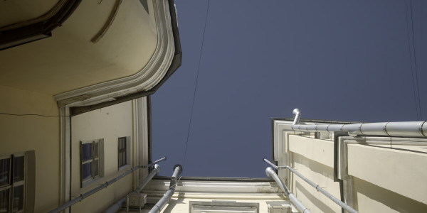 Trabajos Verticales en Fachadas de Edificios / Viviendas Monóvar · Pintado de Edificios Altos, Patios Interiores de Luces y Estructura Complejas
