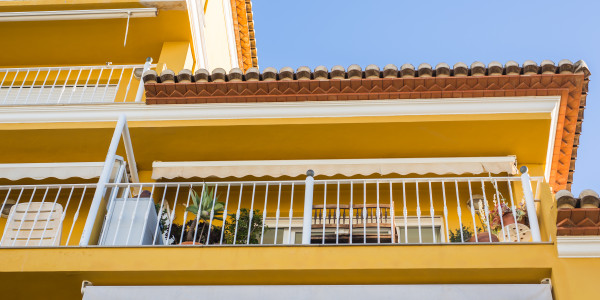 Trabajos Verticales en Fachadas de Edificios / Viviendas Monóvar · Restauración de Fachadas